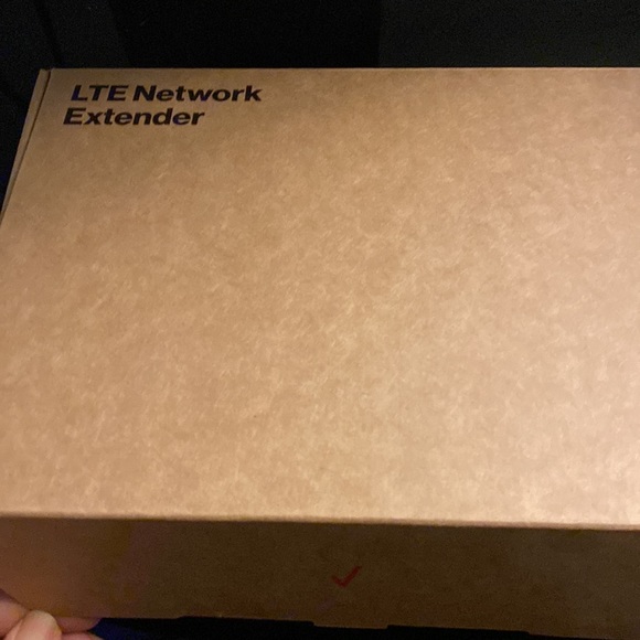 Verizon LTE network extender - Picture 4 of 6
